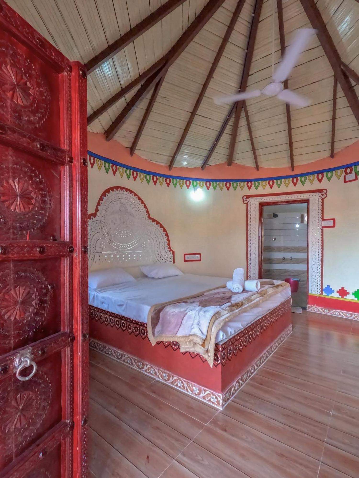 Dholavira Village Resort Екстериор снимка