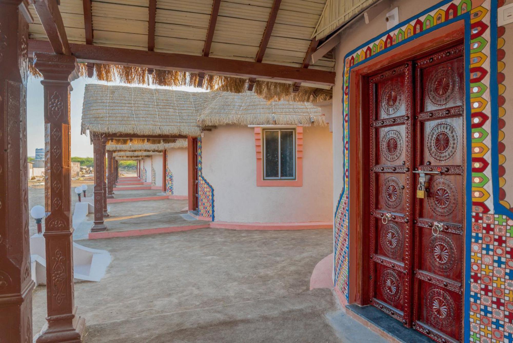 Dholavira Village Resort Екстериор снимка